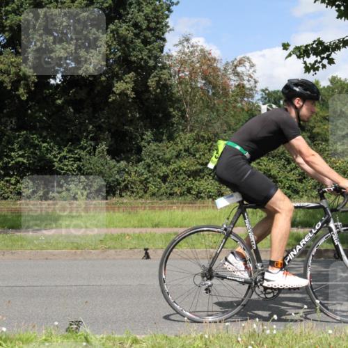 10.08.2025 - GEWOBA Citytriathlon Bremen Yannick Fuchs http://msf.ph/oto/8570143 10.08.2025 14:18:27 Radfahren 47, 75, 94, 100, 131, 147, 255, 295, 314 meine-sportfotos.de