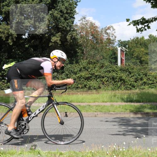10.08.2025 - GEWOBA Citytriathlon Bremen Yannick Fuchs http://msf.ph/oto/8570146 10.08.2025 14:18:29 Radfahren 47, 75, 94, 100, 131, 147, 255, 295, 314 meine-sportfotos.de