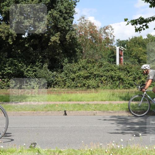 10.08.2025 - GEWOBA Citytriathlon Bremen Yannick Fuchs http://msf.ph/oto/8570157 10.08.2025 14:18:38 Radfahren 30, 47, 50, 81, 94, 100, 106, 131, 147, 255, 314 meine-sportfotos.de