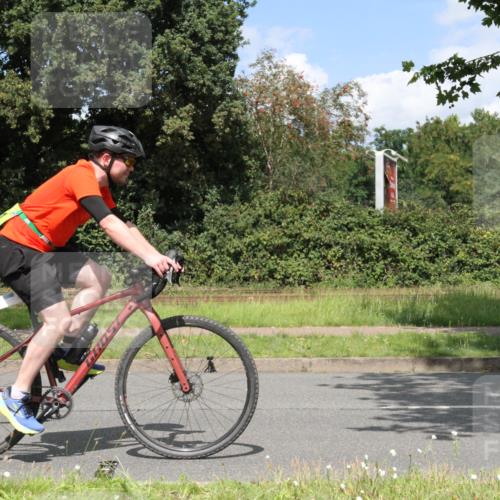 10.08.2025 - GEWOBA Citytriathlon Bremen Yannick Fuchs http://msf.ph/oto/8570159 10.08.2025 14:18:40 Radfahren 30, 47, 50, 81, 94, 106, 131, 255, 314 meine-sportfotos.de
