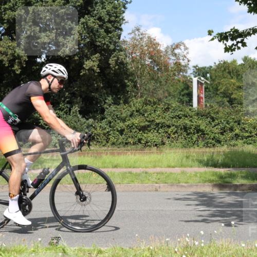 10.08.2025 - GEWOBA Citytriathlon Bremen Yannick Fuchs http://msf.ph/oto/8570162 10.08.2025 14:18:48 Radfahren 30, 50, 81, 106, 116, 131, 261, 264, 314 meine-sportfotos.de