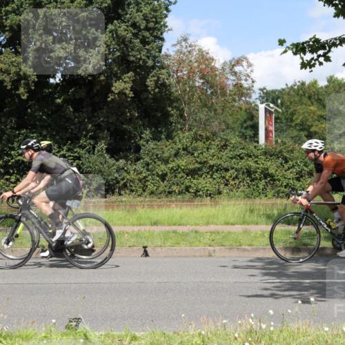 10.08.2025 - GEWOBA Citytriathlon Bremen Yannick Fuchs http://msf.ph/oto/8570165 10.08.2025 14:18:49 Radfahren 30, 50, 81, 106, 116, 261, 264, 314 meine-sportfotos.de