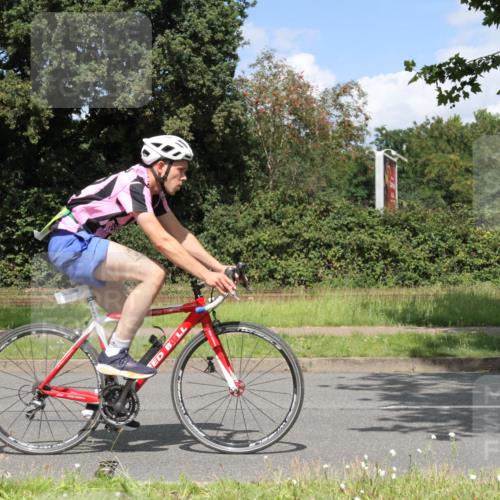 10.08.2025 - GEWOBA Citytriathlon Bremen Yannick Fuchs http://msf.ph/oto/8570167 10.08.2025 14:18:49 Radfahren 30, 50, 81, 106, 116, 261, 264, 314 meine-sportfotos.de