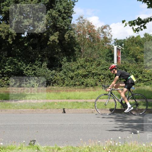10.08.2025 - GEWOBA Citytriathlon Bremen Yannick Fuchs http://msf.ph/oto/8570176 10.08.2025 14:19:00 Radfahren 81, 101, 106, 116, 139, 261, 264 meine-sportfotos.de