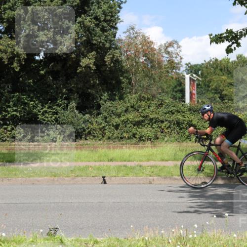 10.08.2025 - GEWOBA Citytriathlon Bremen Yannick Fuchs http://msf.ph/oto/8570178 10.08.2025 14:19:05 Radfahren 101, 116, 126, 139, 162, 201, 261, 264 meine-sportfotos.de