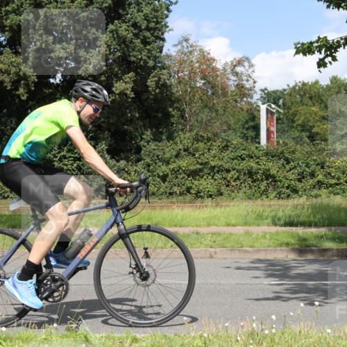 10.08.2025 - GEWOBA Citytriathlon Bremen Yannick Fuchs http://msf.ph/oto/8570180 10.08.2025 14:19:06 Radfahren 101, 116, 126, 139, 162, 201, 254, 261, 264 meine-sportfotos.de