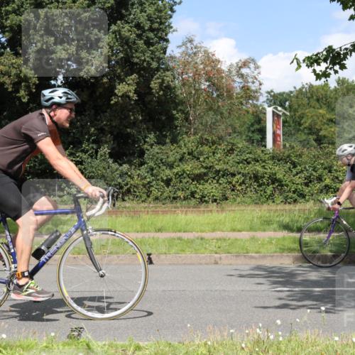 10.08.2025 - GEWOBA Citytriathlon Bremen Yannick Fuchs http://msf.ph/oto/8570182 10.08.2025 14:19:08 Radfahren 101, 116, 126, 139, 162, 201, 254, 261, 264 meine-sportfotos.de