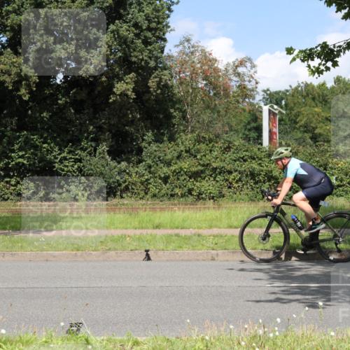10.08.2025 - GEWOBA Citytriathlon Bremen Yannick Fuchs http://msf.ph/oto/8570184 10.08.2025 14:19:09 Radfahren 101, 116, 124, 126, 139, 162, 201, 254, 261, 264 meine-sportfotos.de