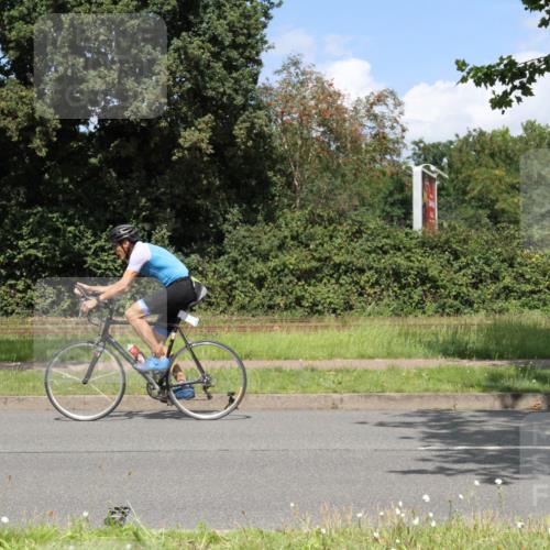 10.08.2025 - GEWOBA Citytriathlon Bremen Yannick Fuchs http://msf.ph/oto/8570189 10.08.2025 14:19:13 Radfahren 101, 124, 126, 139, 162, 201, 227, 239, 254 meine-sportfotos.de