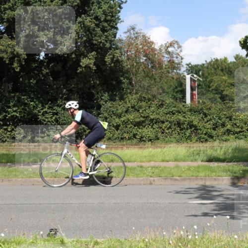 10.08.2025 - GEWOBA Citytriathlon Bremen Yannick Fuchs http://msf.ph/oto/8570197 10.08.2025 14:19:18 Radfahren 124, 126, 162, 201, 227, 239, 254 meine-sportfotos.de