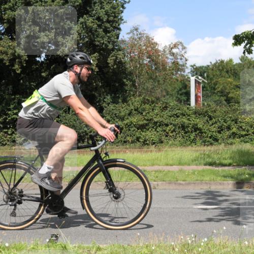 10.08.2025 - GEWOBA Citytriathlon Bremen Yannick Fuchs http://msf.ph/oto/8570200 10.08.2025 14:19:22 Radfahren 124, 126, 162, 201, 227, 239, 254 meine-sportfotos.de