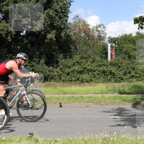 10.08.2025 - GEWOBA Citytriathlon Bremen Yannick Fuchs http://msf.ph/oto/8570203 10.08.2025 14:19:23 Radfahren 84, 124, 126, 162, 201, 227, 239, 254 meine-sportfotos.de