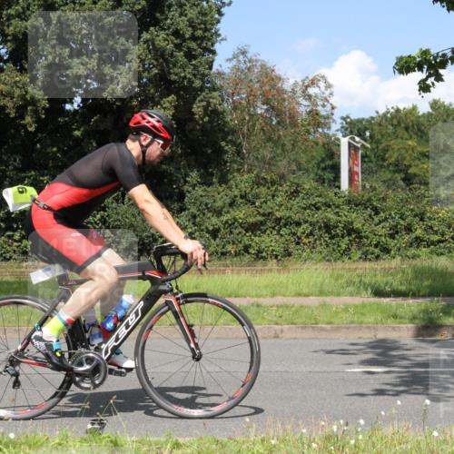 10.08.2025 - GEWOBA Citytriathlon Bremen Yannick Fuchs http://msf.ph/oto/8570299 10.08.2025 14:20:45 Radfahren 11, 28, 56, 61, 67, 69, 73, 110, 145, 157, 216, 229, 272, 274, 281, 312 meine-sportfotos.de