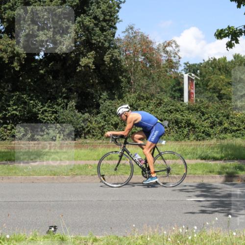 10.08.2025 - GEWOBA Citytriathlon Bremen Yannick Fuchs http://msf.ph/oto/8570301 10.08.2025 14:20:47 Radfahren 11, 56, 61, 67, 69, 73, 110, 142, 145, 157, 216, 229, 272, 274, 281, 312 meine-sportfotos.de