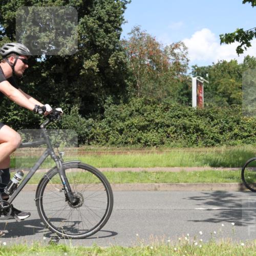 10.08.2025 - GEWOBA Citytriathlon Bremen Yannick Fuchs http://msf.ph/oto/8570308 10.08.2025 14:20:54 Radfahren 19, 56, 61, 73, 110, 142, 145, 157, 191, 216, 229, 266, 272, 281, 312 meine-sportfotos.de