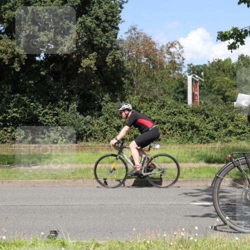 10.08.2025 - GEWOBA Citytriathlon Bremen Yannick Fuchs http://msf.ph/oto/8570309 10.08.2025 14:20:55 Radfahren 19, 56, 61, 73, 110, 142, 145, 157, 191, 216, 266, 272, 281, 312 meine-sportfotos.de
