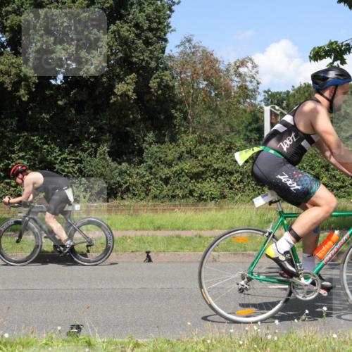 10.08.2025 - GEWOBA Citytriathlon Bremen Yannick Fuchs http://msf.ph/oto/8570312 10.08.2025 14:20:58 Radfahren 19, 56, 61, 73, 110, 142, 145, 157, 191, 266, 272, 312 meine-sportfotos.de