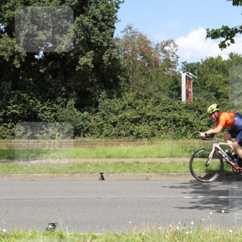 10.08.2025 - GEWOBA Citytriathlon Bremen Yannick Fuchs http://msf.ph/oto/8570327 10.08.2025 14:21:12 Radfahren 6, 19, 191, 266 meine-sportfotos.de