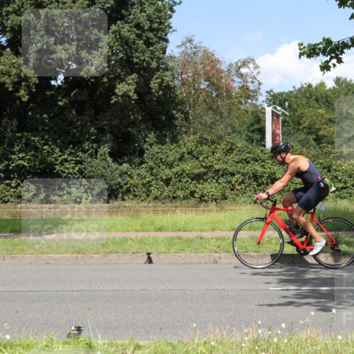 10.08.2025 - GEWOBA Citytriathlon Bremen Yannick Fuchs http://msf.ph/oto/8570330 10.08.2025 14:21:13 Radfahren 6, 19, 191, 266 meine-sportfotos.de