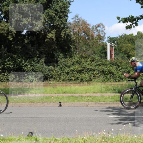10.08.2025 - GEWOBA Citytriathlon Bremen Yannick Fuchs http://msf.ph/oto/8570395 10.08.2025 14:22:05 Radfahren 109, 160, 215, 224, 253, 258, 283 meine-sportfotos.de