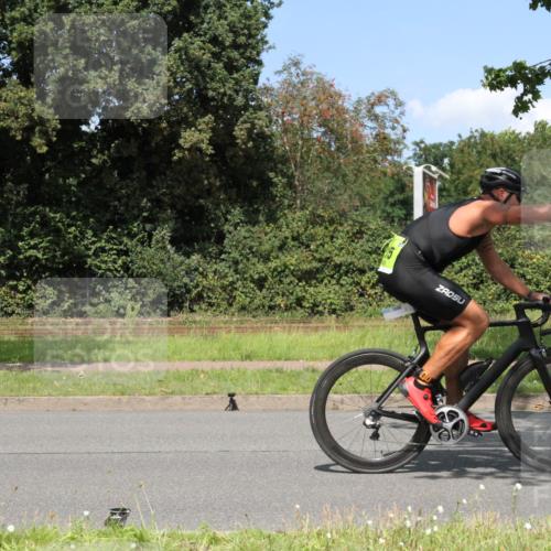 10.08.2025 - GEWOBA Citytriathlon Bremen Yannick Fuchs http://msf.ph/oto/8570407 10.08.2025 14:22:15 Radfahren 109, 186, 215, 217, 224, 253, 258, 262 meine-sportfotos.de