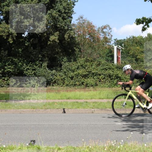 10.08.2025 - GEWOBA Citytriathlon Bremen Yannick Fuchs http://msf.ph/oto/8570408 10.08.2025 14:22:15 Radfahren 109, 186, 215, 217, 224, 253, 258, 262 meine-sportfotos.de