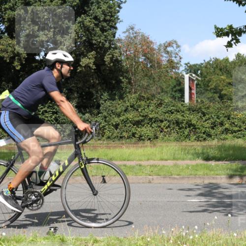 10.08.2025 - GEWOBA Citytriathlon Bremen Yannick Fuchs http://msf.ph/oto/8570411 10.08.2025 14:22:17 Radfahren 109, 186, 215, 217, 224, 253, 258, 262 meine-sportfotos.de