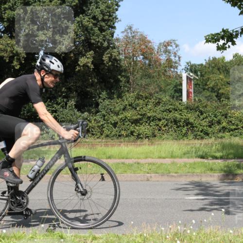 10.08.2025 - GEWOBA Citytriathlon Bremen Yannick Fuchs http://msf.ph/oto/8570427 10.08.2025 14:22:24 Radfahren 109, 186, 215, 217, 224, 242, 259, 262 meine-sportfotos.de