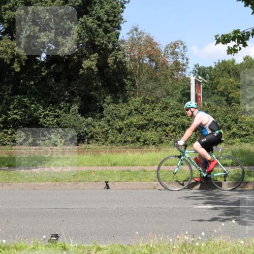 10.08.2025 - GEWOBA Citytriathlon Bremen Yannick Fuchs http://msf.ph/oto/8570428 10.08.2025 14:22:25 Radfahren 109, 186, 215, 217, 242, 259, 262 meine-sportfotos.de