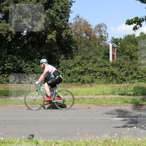10.08.2025 - GEWOBA Citytriathlon Bremen Yannick Fuchs http://msf.ph/oto/8570429 10.08.2025 14:22:25 Radfahren 109, 186, 215, 217, 242, 259, 262 meine-sportfotos.de