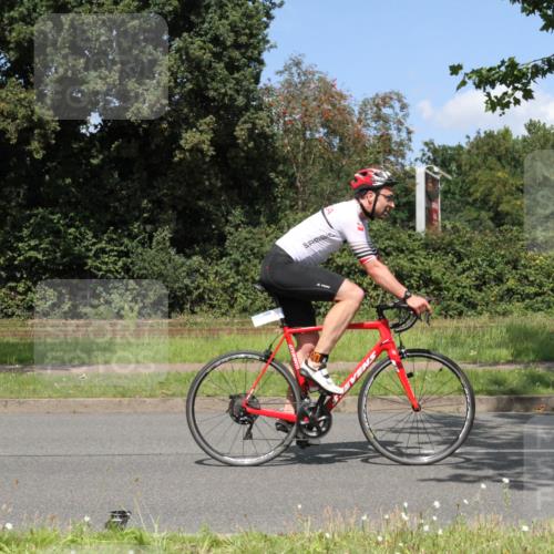10.08.2025 - GEWOBA Citytriathlon Bremen Yannick Fuchs http://msf.ph/oto/8570430 10.08.2025 14:22:26 Radfahren 186, 215, 217, 242, 259, 262 meine-sportfotos.de