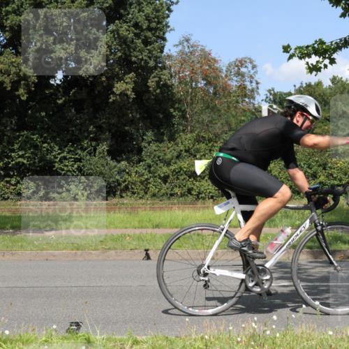 10.08.2025 - GEWOBA Citytriathlon Bremen Yannick Fuchs http://msf.ph/oto/8570431 10.08.2025 14:22:26 Radfahren 186, 215, 217, 242, 259, 262 meine-sportfotos.de