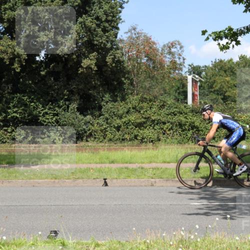10.08.2025 - GEWOBA Citytriathlon Bremen Yannick Fuchs http://msf.ph/oto/8570432 10.08.2025 14:22:28 Radfahren 186, 215, 217, 242, 259, 262 meine-sportfotos.de