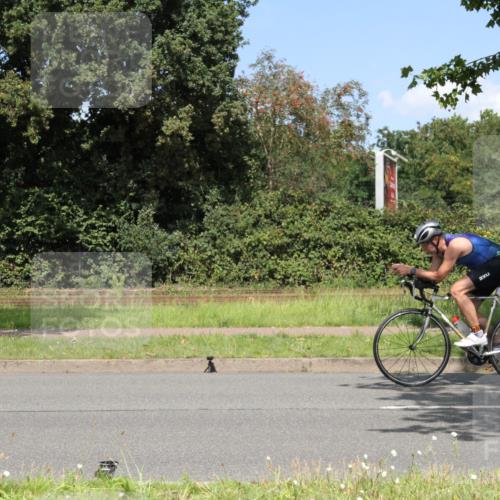 10.08.2025 - GEWOBA Citytriathlon Bremen Yannick Fuchs http://msf.ph/oto/8570434 10.08.2025 14:22:29 Radfahren 186, 215, 217, 242, 259, 262 meine-sportfotos.de