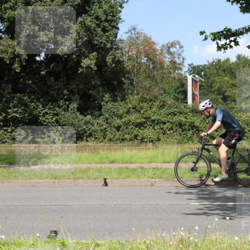 10.08.2025 - GEWOBA Citytriathlon Bremen Yannick Fuchs http://msf.ph/oto/8570442 10.08.2025 14:22:39 Radfahren 86, 204, 217, 242, 259, 280, 297, 427 meine-sportfotos.de