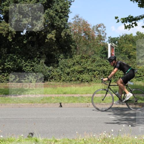 10.08.2025 - GEWOBA Citytriathlon Bremen Yannick Fuchs http://msf.ph/oto/8570445 10.08.2025 14:22:40 Radfahren 86, 204, 217, 242, 259, 280, 297, 427 meine-sportfotos.de
