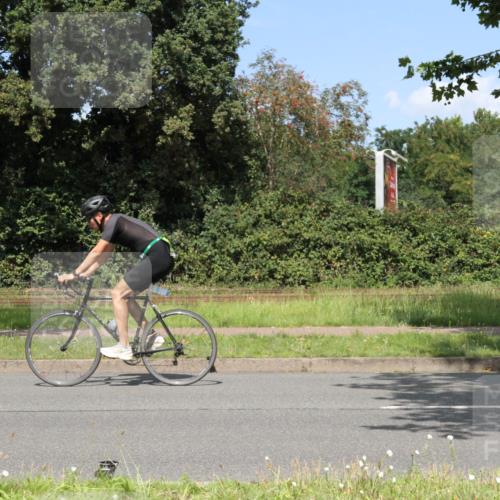 10.08.2025 - GEWOBA Citytriathlon Bremen Yannick Fuchs http://msf.ph/oto/8570446 10.08.2025 14:22:40 Radfahren 86, 204, 217, 242, 259, 280, 297, 427 meine-sportfotos.de