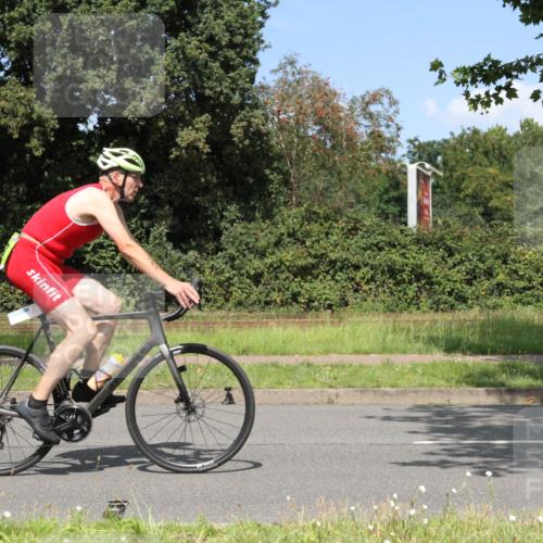 10.08.2025 - GEWOBA Citytriathlon Bremen Yannick Fuchs http://msf.ph/oto/8570451 10.08.2025 14:22:46 Radfahren 86, 89, 182, 204, 242, 252, 280, 289, 297, 353, 427 meine-sportfotos.de