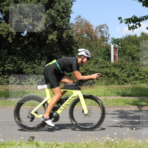 10.08.2025 - GEWOBA Citytriathlon Bremen Yannick Fuchs http://msf.ph/oto/8570454 10.08.2025 14:22:49 Radfahren 86, 89, 182, 204, 246, 252, 280, 288, 289, 297, 353, 427 meine-sportfotos.de