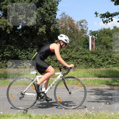 10.08.2025 - GEWOBA Citytriathlon Bremen Yannick Fuchs http://msf.ph/oto/8570456 10.08.2025 14:22:54 Radfahren 86, 89, 182, 204, 246, 252, 280, 288, 289, 297, 353, 427 meine-sportfotos.de
