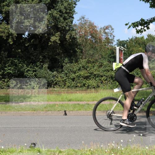 10.08.2025 - GEWOBA Citytriathlon Bremen Yannick Fuchs http://msf.ph/oto/8570462 10.08.2025 14:23:02 Radfahren 89, 163, 182, 222, 246, 249, 252, 280, 288, 289, 353, 423, 427, 431, 480 meine-sportfotos.de
