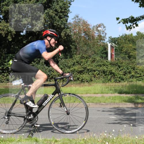 10.08.2025 - GEWOBA Citytriathlon Bremen Yannick Fuchs http://msf.ph/oto/8570473 10.08.2025 14:23:18 Radfahren 99, 154, 163, 200, 209, 213, 222, 225, 249, 251, 317, 423, 431, 478, 480 meine-sportfotos.de