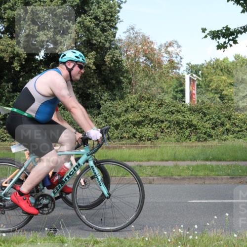 10.08.2025 - GEWOBA Citytriathlon Bremen Yannick Fuchs http://msf.ph/oto/8570499 10.08.2025 14:23:31 Radfahren 99, 154, 158, 200, 205, 225, 234, 250, 251, 317 meine-sportfotos.de