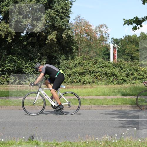 10.08.2025 - GEWOBA Citytriathlon Bremen Yannick Fuchs http://msf.ph/oto/8570501 10.08.2025 14:23:38 Radfahren 99, 128, 158, 205, 234, 250, 251, 317 meine-sportfotos.de