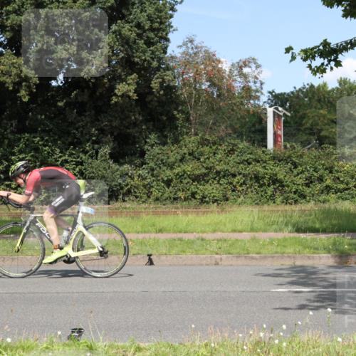 10.08.2025 - GEWOBA Citytriathlon Bremen Yannick Fuchs http://msf.ph/oto/8570508 10.08.2025 14:23:43 Radfahren 128, 158, 205, 234, 250, 317 meine-sportfotos.de