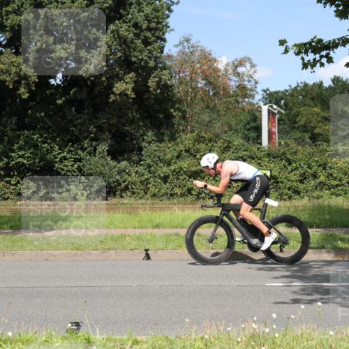 10.08.2025 - GEWOBA Citytriathlon Bremen Yannick Fuchs http://msf.ph/oto/8570534 10.08.2025 14:23:52 Radfahren 128, 158, 221, 234 meine-sportfotos.de
