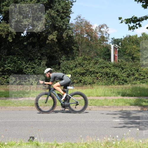 10.08.2025 - GEWOBA Citytriathlon Bremen Yannick Fuchs http://msf.ph/oto/8570545 10.08.2025 14:23:56 Radfahren 128, 158, 221 meine-sportfotos.de