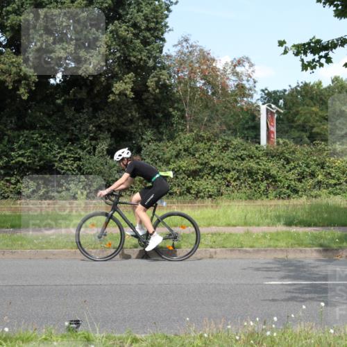 10.08.2025 - GEWOBA Citytriathlon Bremen Yannick Fuchs http://msf.ph/oto/8570546 10.08.2025 14:23:59 Radfahren 128, 221 meine-sportfotos.de