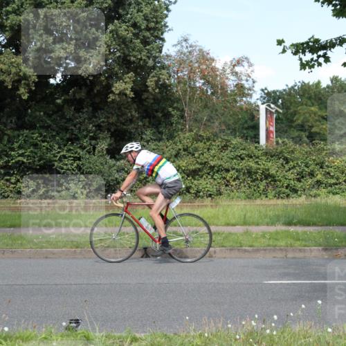 10.08.2025 - GEWOBA Citytriathlon Bremen Yannick Fuchs http://msf.ph/oto/8570548 10.08.2025 14:24:01 Radfahren 128, 221 meine-sportfotos.de