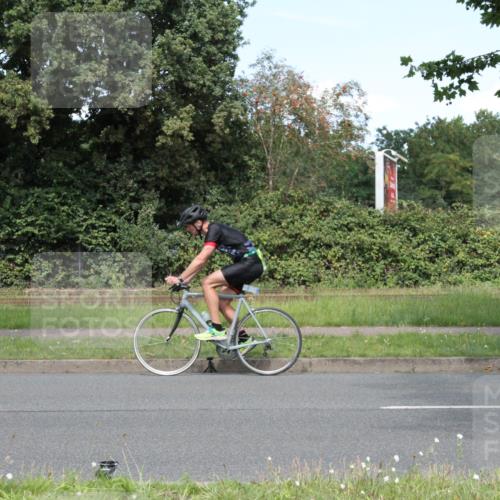 10.08.2025 - GEWOBA Citytriathlon Bremen Yannick Fuchs http://msf.ph/oto/8570549 10.08.2025 14:24:02 Radfahren 221 meine-sportfotos.de